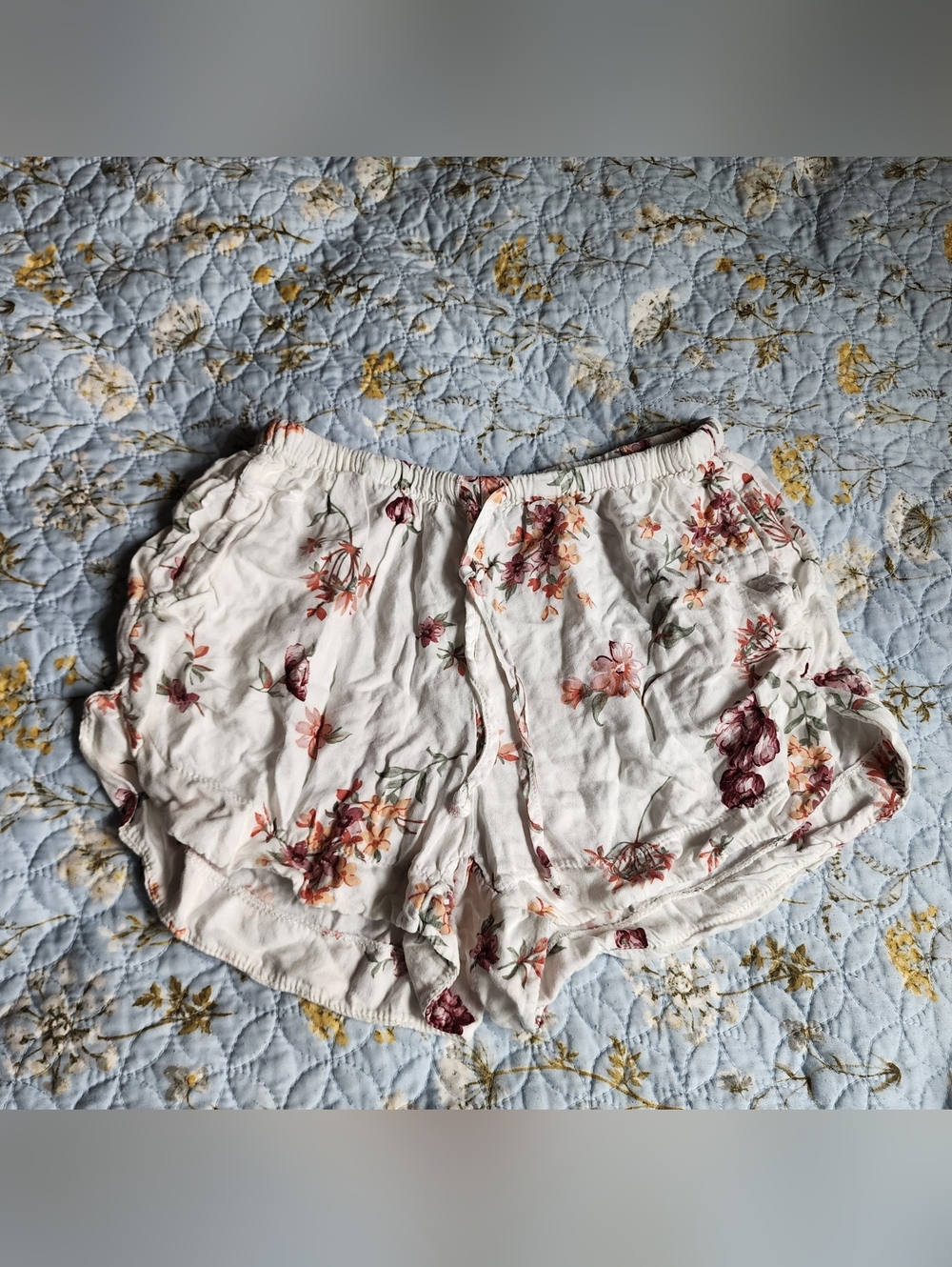Brandy Melville White Floral Drawstring Eve Shorts One Size Fit Most